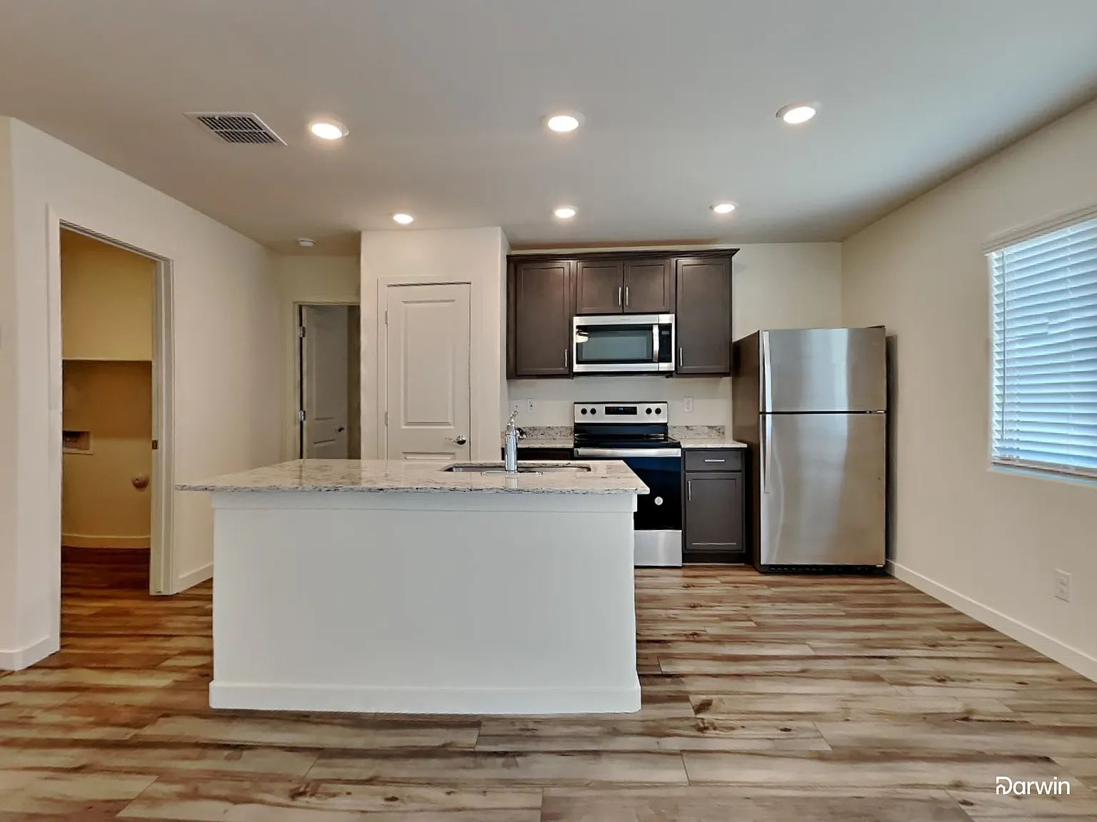 3 bed, 2.0 bath, 1115 sqft, $1,595 — Photo 4