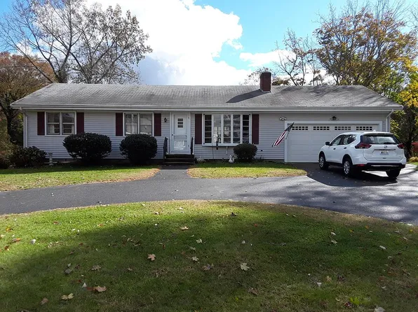 17 Pleasant View Ave, Smithfield, RI 02828