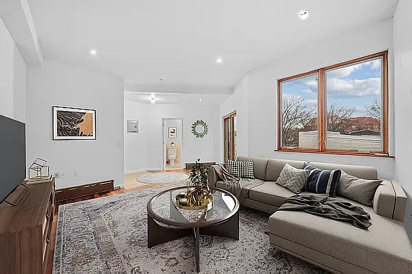 Rented by Vector New York, LLC | media 1