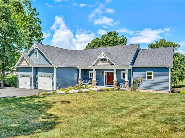 138 Hillcrest Heights Dr, Moneta, VA 24121