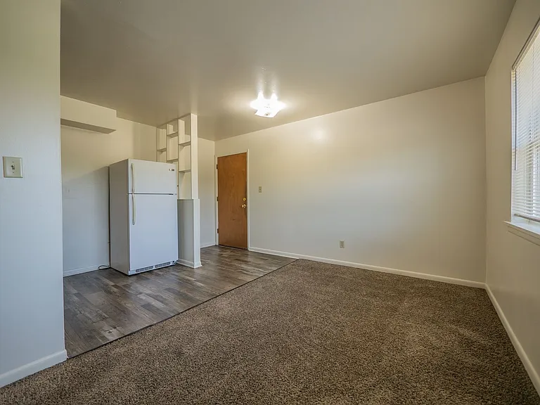 Campus View Apartments — Photo 23