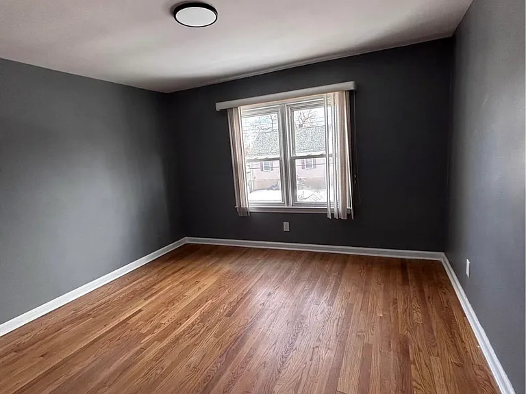 112 Harrington Ave — Photo 7