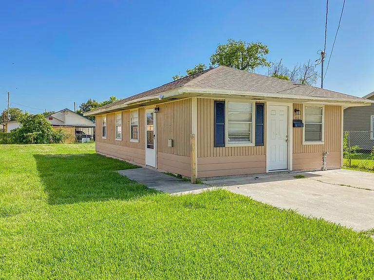 715 Live Oak St — Photo 11