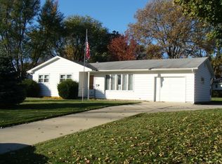 4111 Rownd St, Cedar Falls, IA 50613