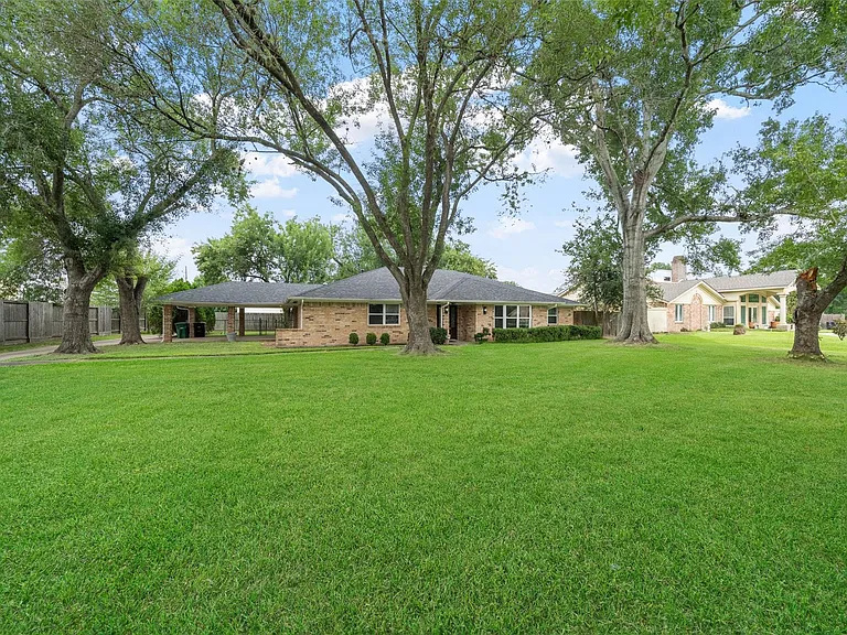 14702 Westway Ln — Photo 2