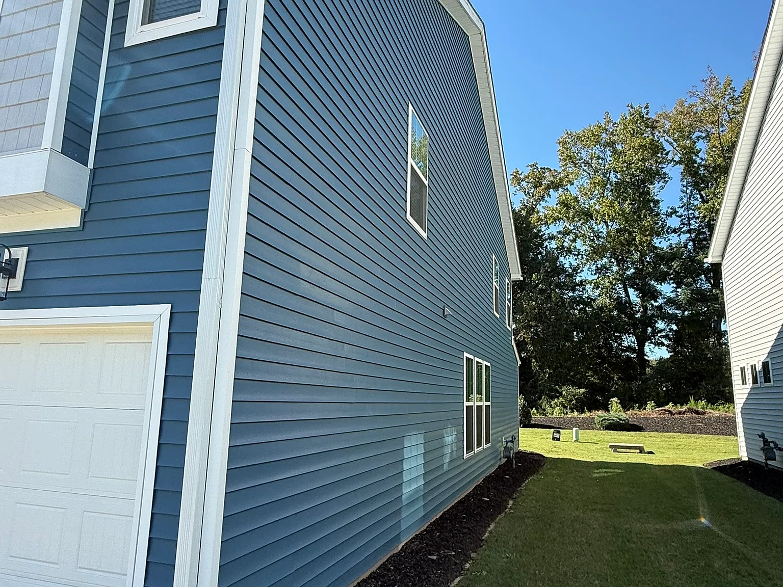 3 bed, 2.5 bath, 1604 sqft, $1,750 — Photo 2