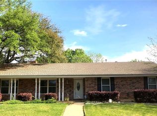 1015 Rocky Canyon Rd, Arlington, TX 76012