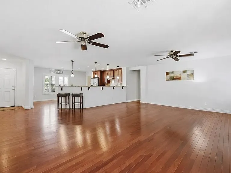 2725 Peekskill Ave — Photo 7