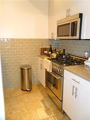 Rented by R New York | media 9