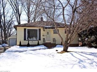 24057 Lebern Dr, North Olmsted, OH 44070