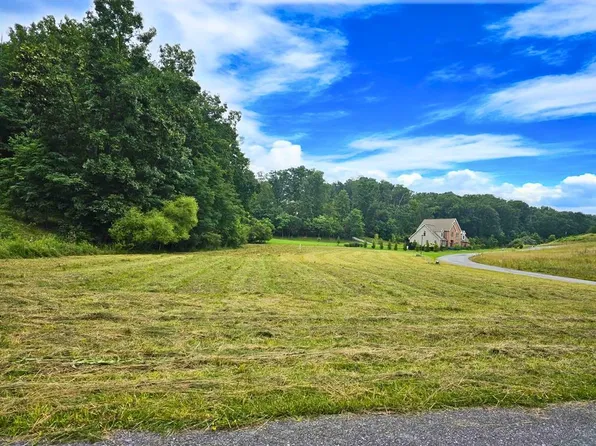 600 Ironwood Gate Dr, Princeton, WV 24740