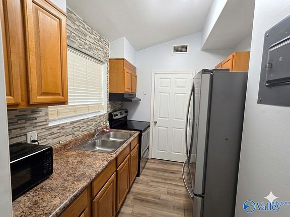3rd image of 2004 Colony Dr SW Unit 2004