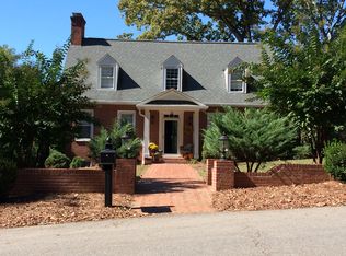 212 Pinewood Dr, Elkin, NC 28621