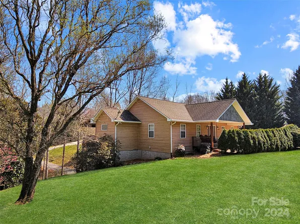 10 Natures Trl, Clyde, NC 28721