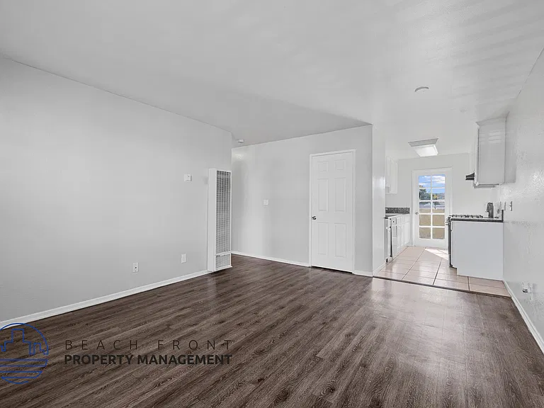 1133 Ohio Ave — Photo 2