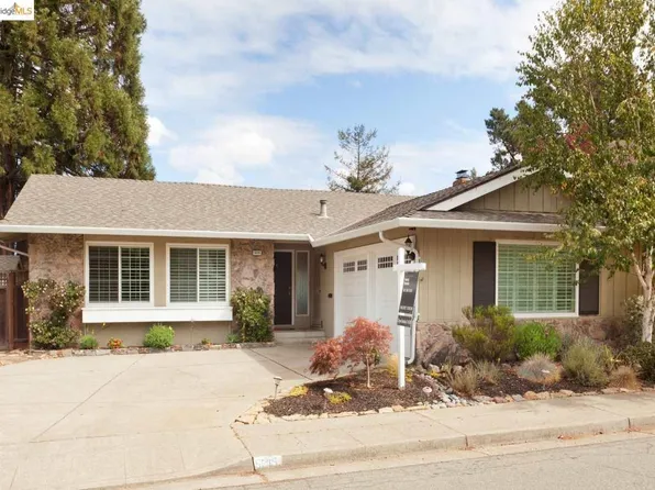 5215 Saddle Brook Dr, Oakland, CA 94619