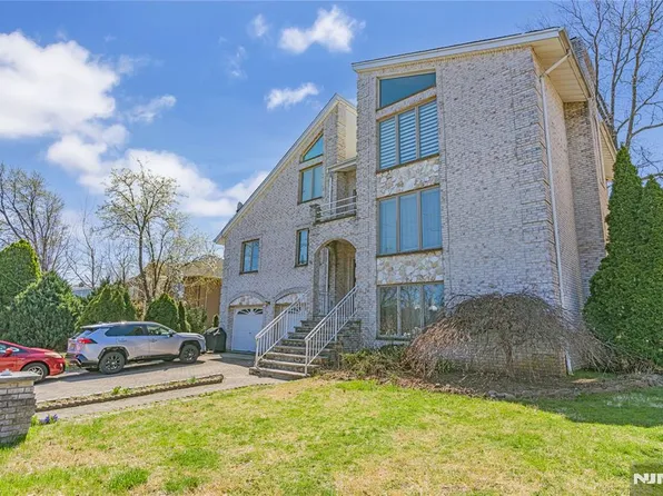 98 Miller St, Wallington, NJ 07057