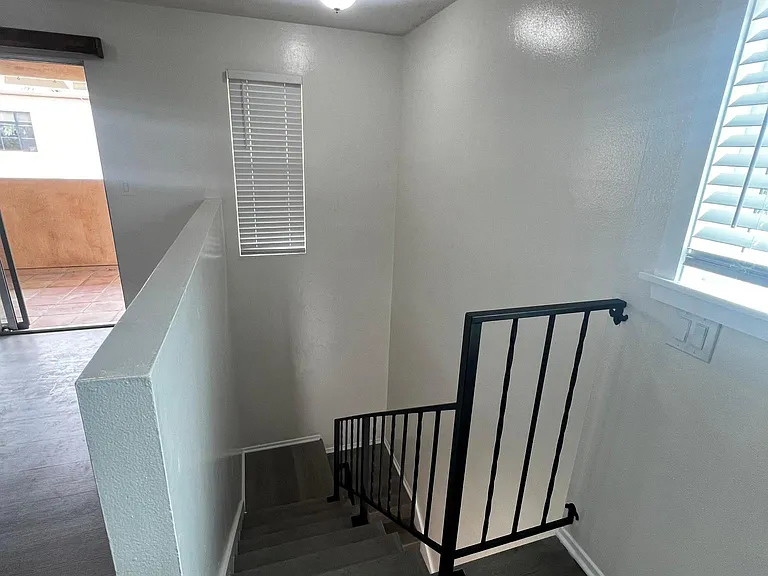 1110 Hingham Ln — Photo 17