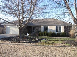 3201 W Berkeley St, Springfield, MO 65807