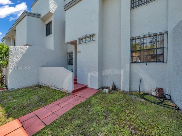 717 NW 105th Pl #C2, Miami, FL 33172