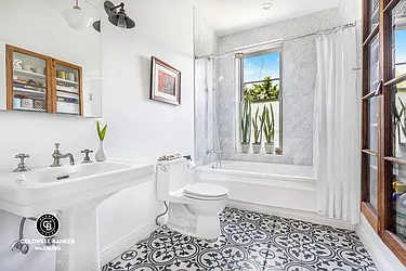 Rented by Coldwell Banker Warburg