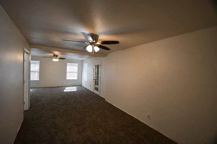 630 W Inglewood St — Photo 9