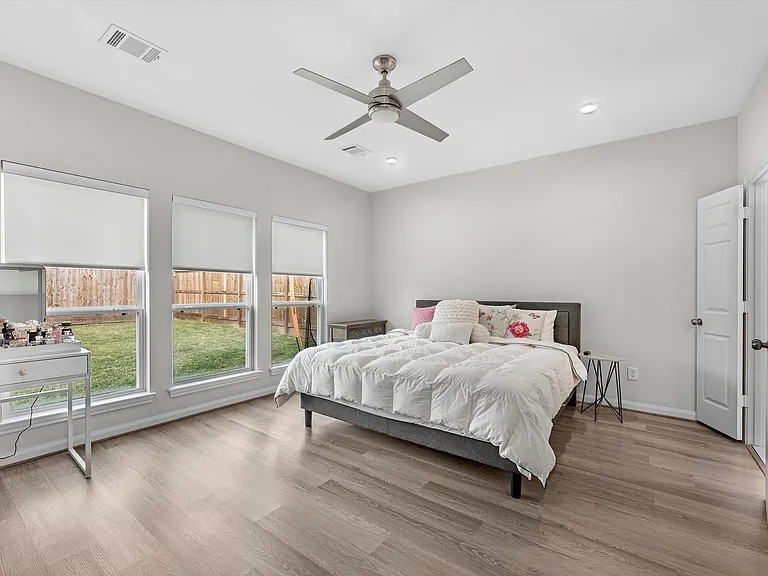 8407 James Franklin St — Photo 15