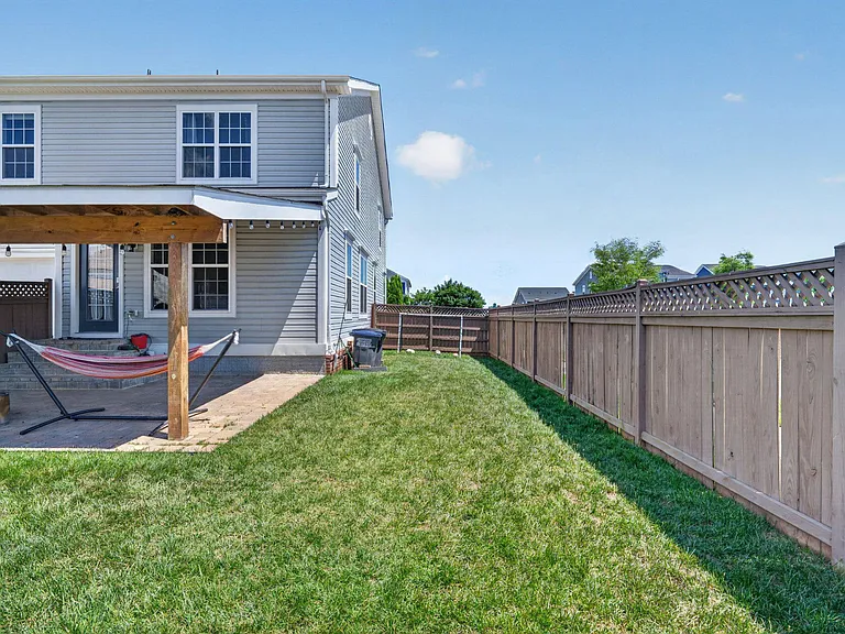 980 Basswood Dr — Photo 56