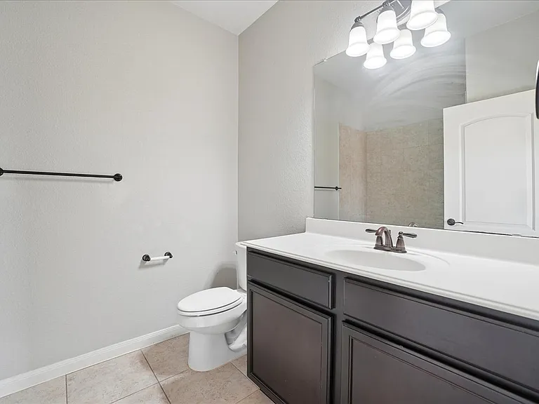 411 Winchester Dr — Photo 23