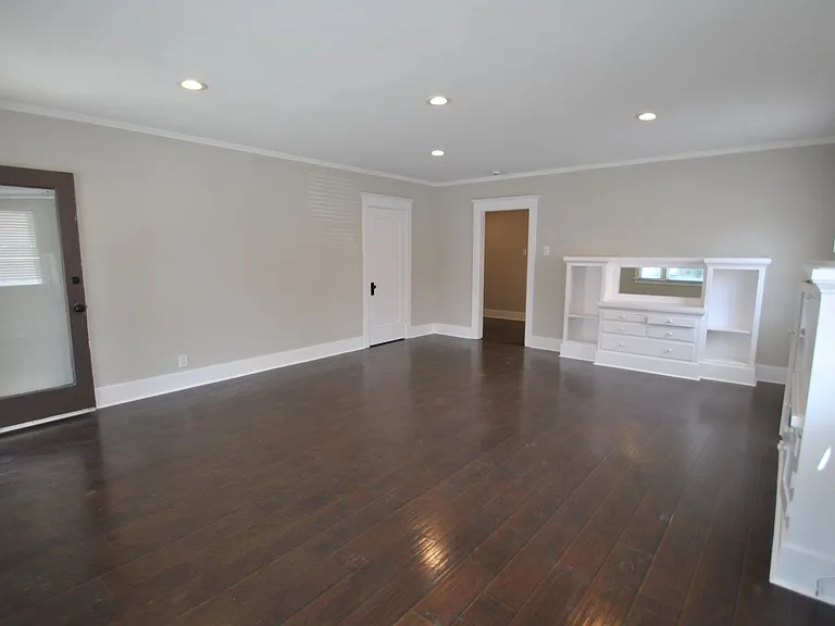 312 Temple Ave #D — Photo 7