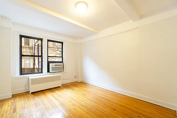 Rented by City Connections Realty | media 3
