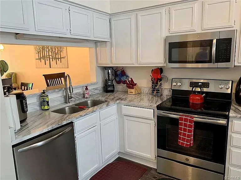 2272 High Bush Cir — Photo 2