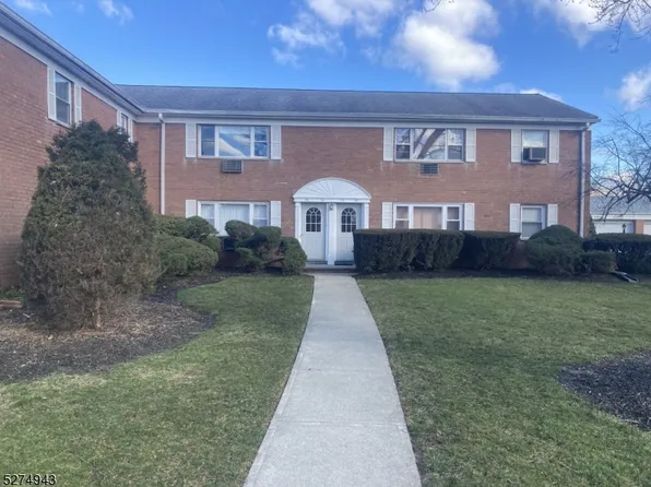 76 Manchester Ct #76, Wayne Twp., NJ 07470
