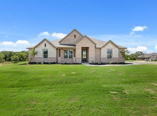 106 Brush Creek Dr, Boyd, TX 76023