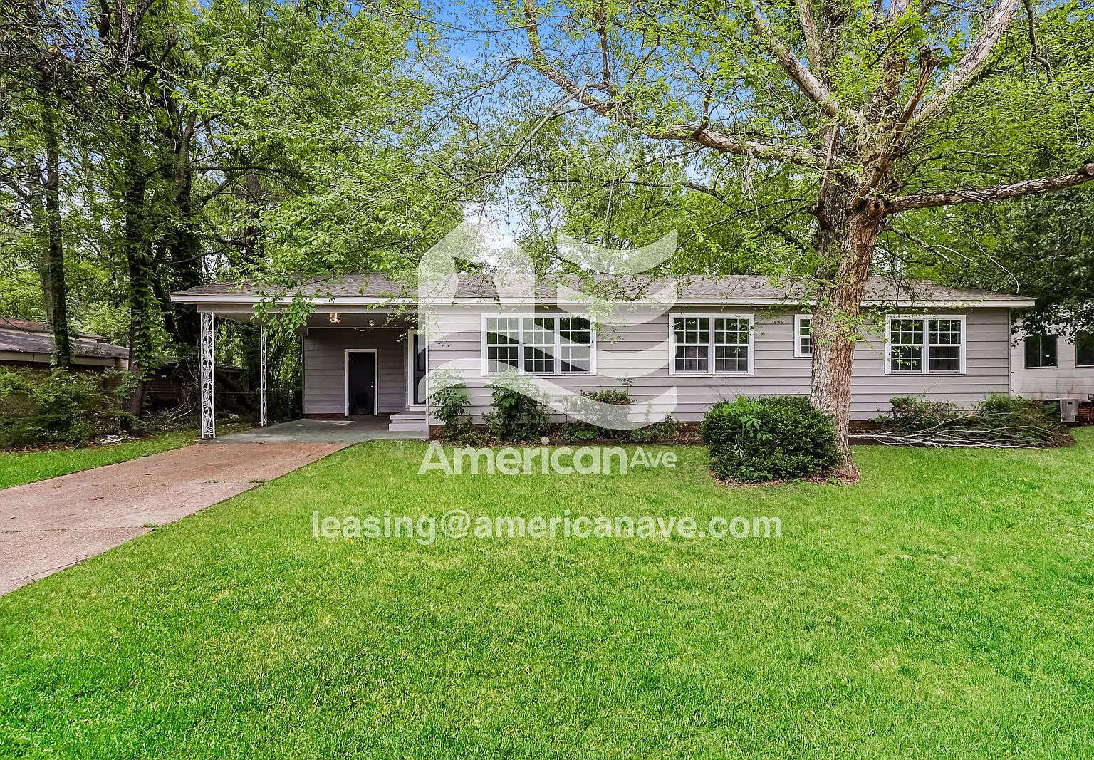 3 bed, 1.5 bath, 1128 sqft, $1,015 — Photo 1