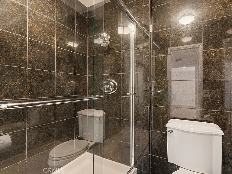 1088 Buckingham Ln — Photo 29