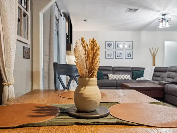 410 Leslie Dr, Noble, OK 73068