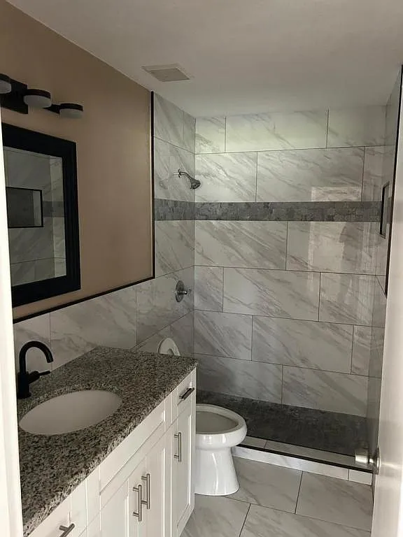 222 Carpenters Way, Unit 6 — Photo 1