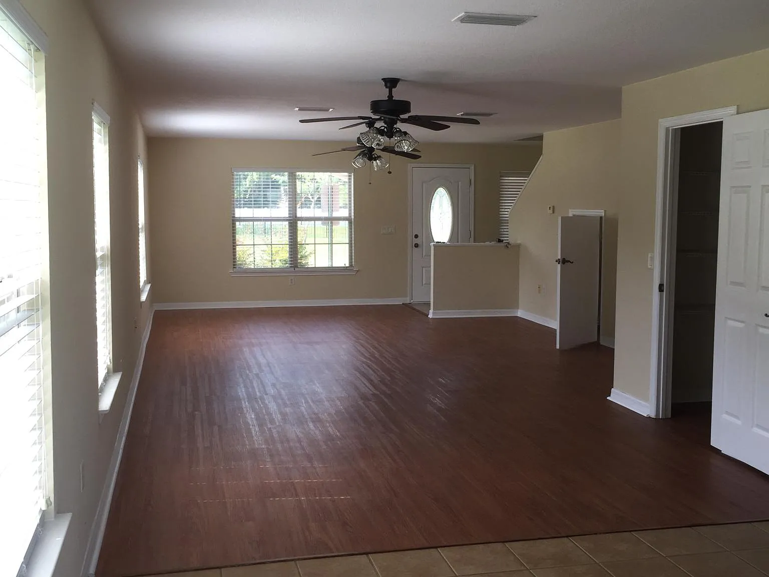 3 bed, 2.5 bath, 1800 sqft, $1,850 — Photo 3