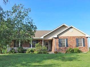 16 Mary Ct, Waterloo, IL 62298