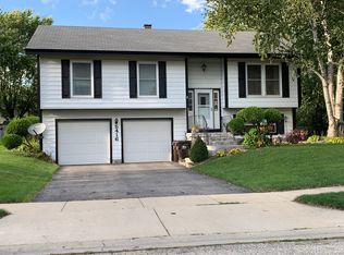 5416 Brittany Dr, McHenry, IL 60050