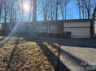 6417 Holly Knoll Dr, Charlotte, NC 28227