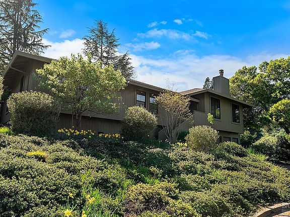 2nd image of 549 Catherine Court