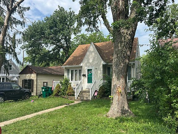 2nd image of 1351 Circle Dr NE
