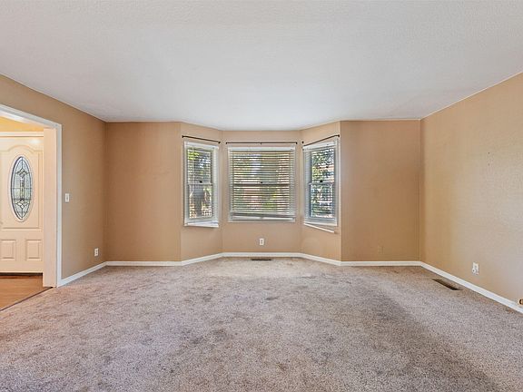4th image of 1807 Forest Glen Ct
