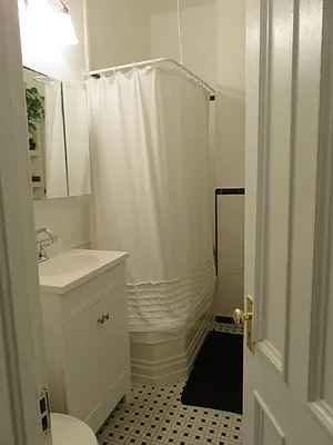 Rented by Space Real Estate | media 7