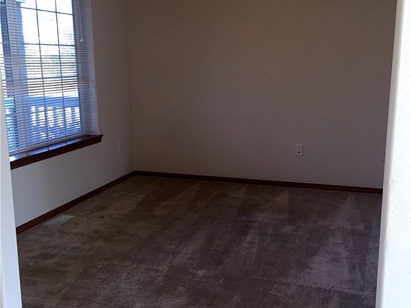 4th image of 6424 36th St NE