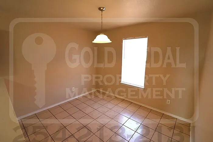 2806 Cantabrian Dr — Photo 4