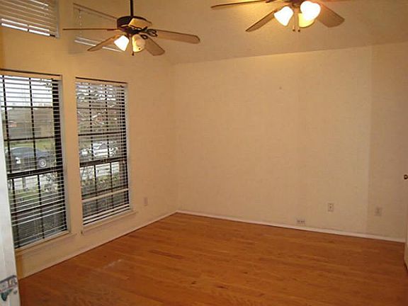 3rd image of 4705 Wineberry Dr