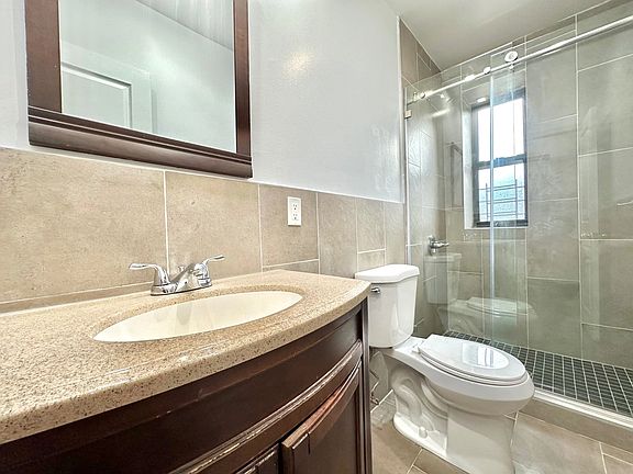 4th image of 3139 Broadway #19